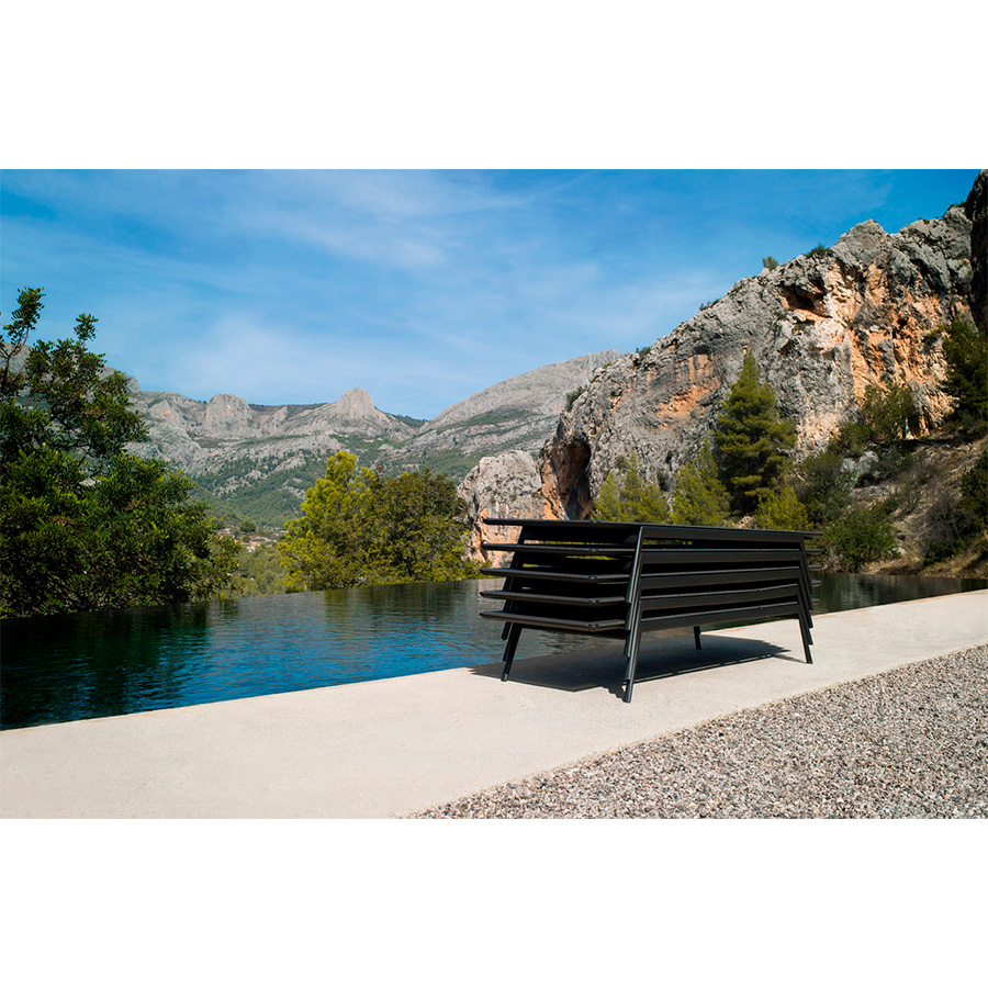 TRIBU-TUMBONAS-BRANCH-BRANCH-LOUNGER-BRANCHLOUNGERSTACKEDWENGE1300X855